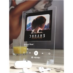 «Эмилия» автор которой Ahmed Shad - постер Spotify