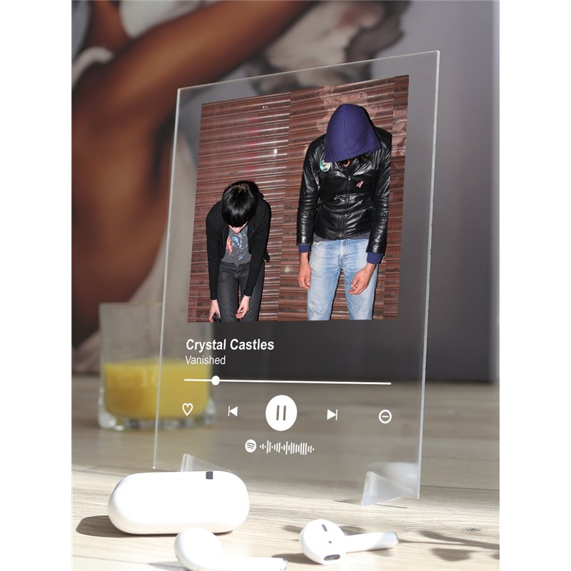 Crystal castles-Vanished-1 - постер Spotify