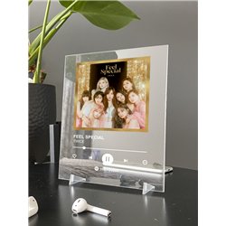 TWICE- FEEL SPECIAL - постер Spotify