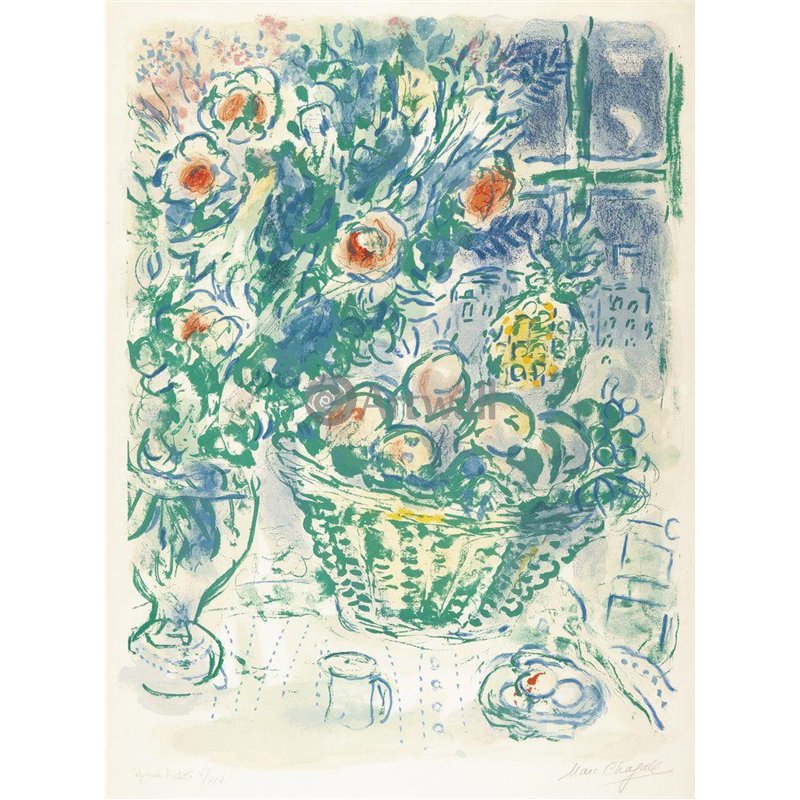 Корзина с фруктами и ананасами