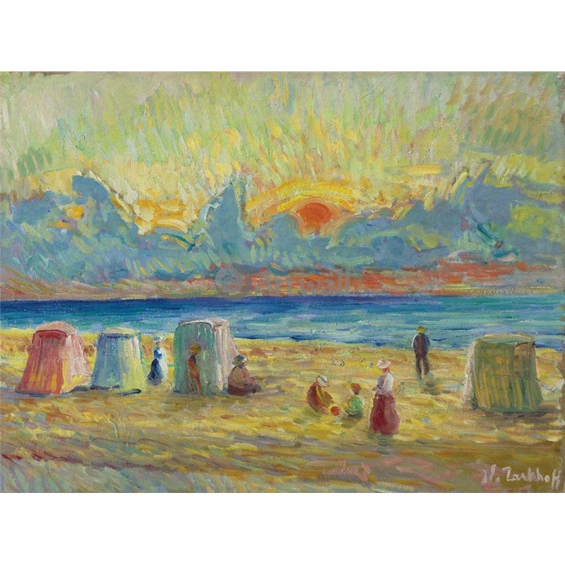 Пляж и солнце в облаках
