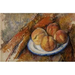 Персики на блюде