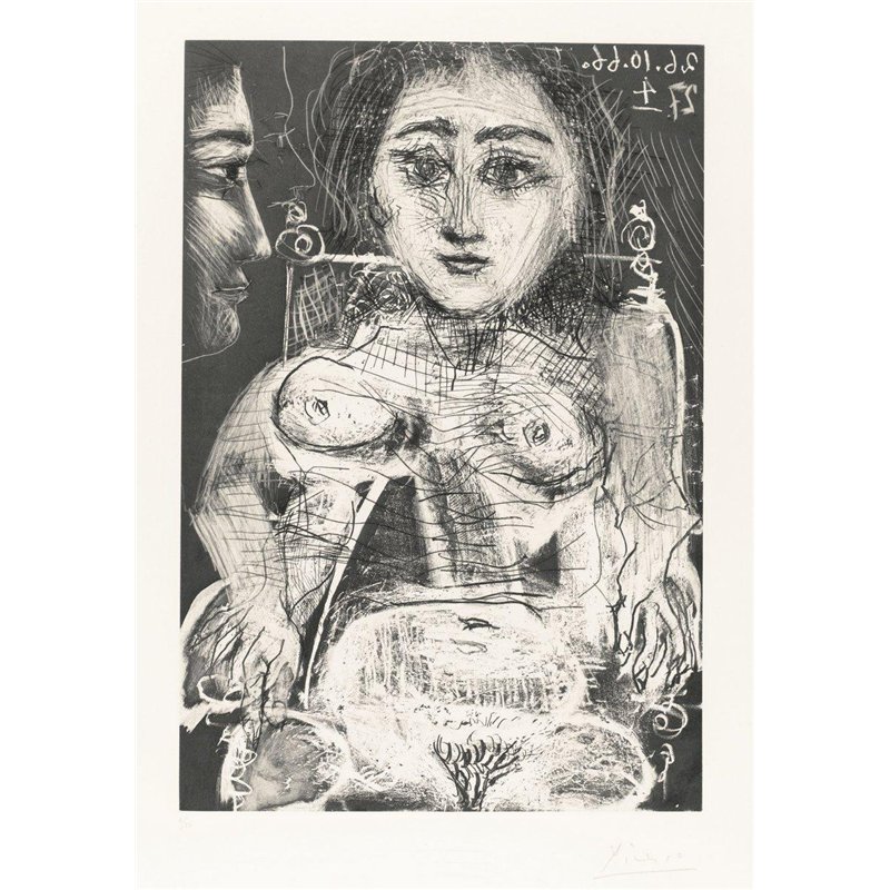 Женщина, сидящая в кресле