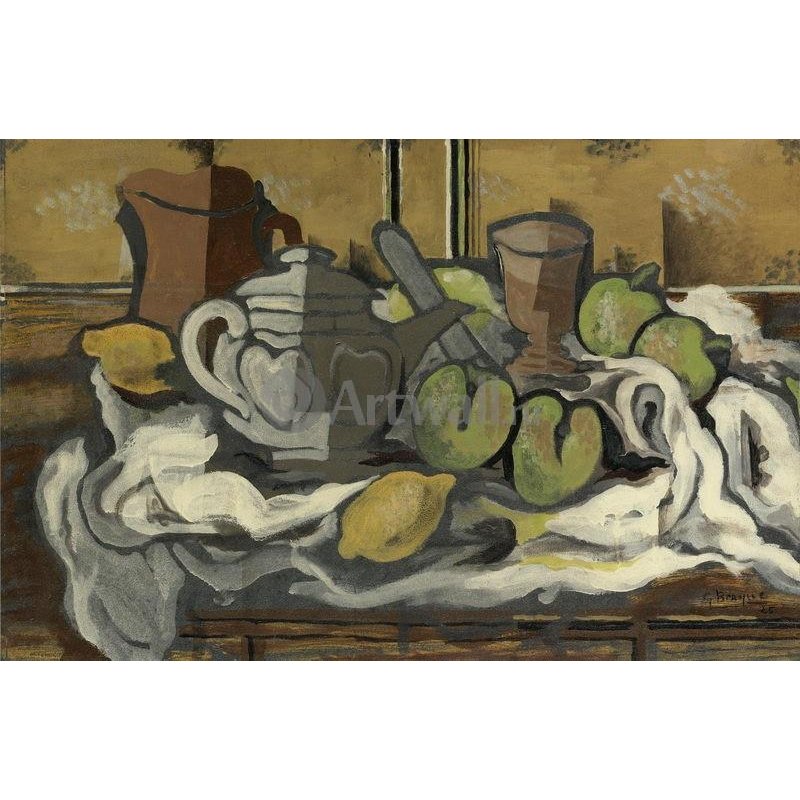 Чайник, кувшин, стакан и фрукты