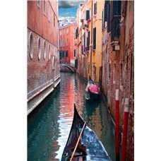 Картина на холсте по фото Модульные картины Печать портретов на холсте Узкий канал с гондолами - Фотообои Старый город|Италия