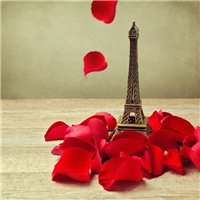 Лепестки роз на Эйфелевой башне - Фотообои Романтик